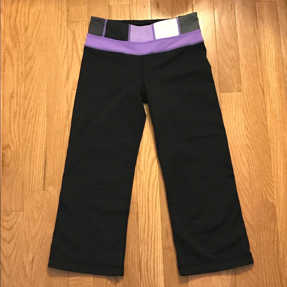 Lululemon Athletica black activewear capris